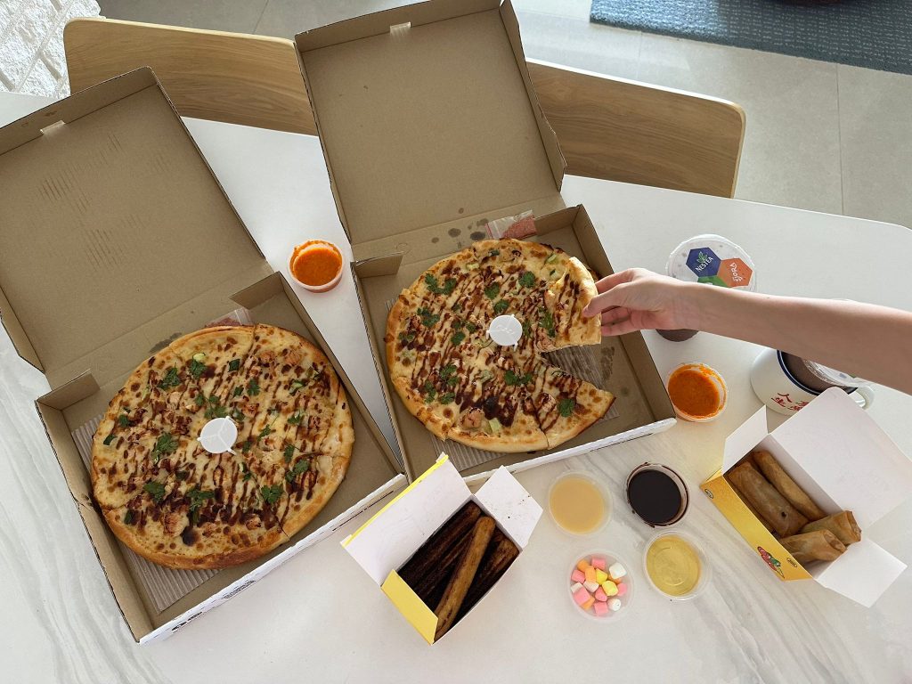 [Review] Canadian 2 for 1 Pizza Launch Singapore-Inspired Hainanese "Chicken Rice" Pizza, Milo Churros to Celebrate National Day - Alvinology