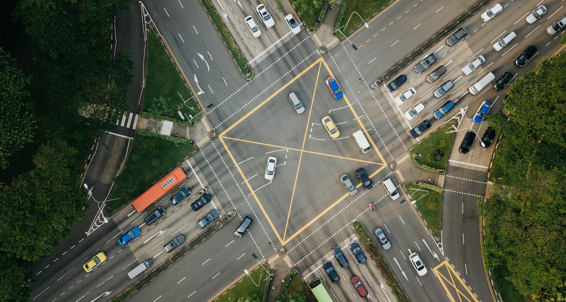Top Tips to Avoid Accidents at Intersections - Alvinology