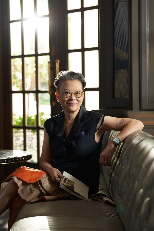 Raffles Hotel Singapore Unveils Third Edition of Renowned Writer's Residency Program and Refreshed Writers Bar Menu Raffles Hotel Singapore Unveils Third Edition of Renowned Writer's Residency Program and Refreshed Writers Bar Menu - Alvinology