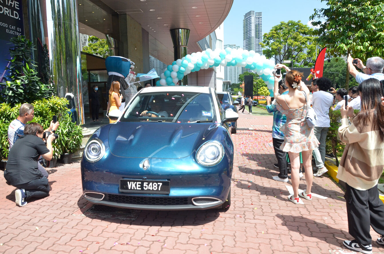 Revolutionizing Electric Mobility: Introducing the ORA Good Cat 03 Electric in the vibrant streets of Singapore - Alvinology