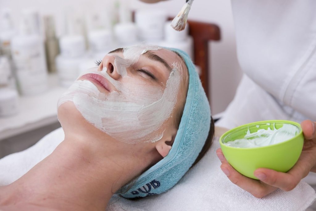 7 Non-Invasive Procedures Used To Enhance Beauty - Alvinology