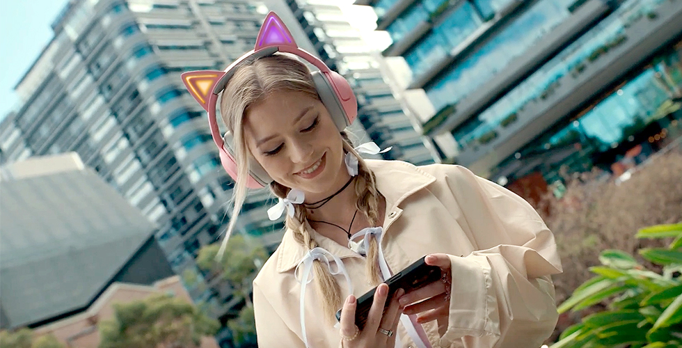 Celebrate International Cat Day in purr-fect style with the new Razer Kraken Kitty Line - Alvinology