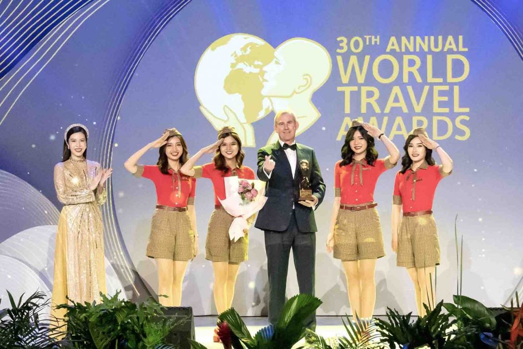 Vietjet Honored as "Asia's Leading Airline for Customer Experience 2023" at World Travel Awards - Alvinology