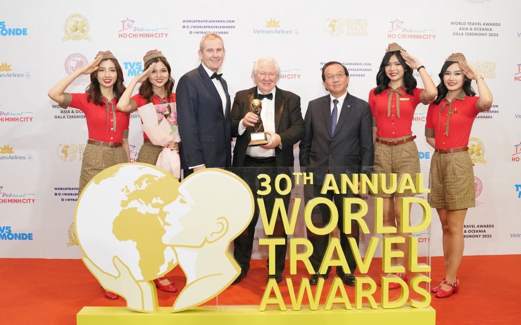 Vietjet Honored as "Asia's Leading Airline for Customer Experience 2023" at World Travel Awards - Alvinology