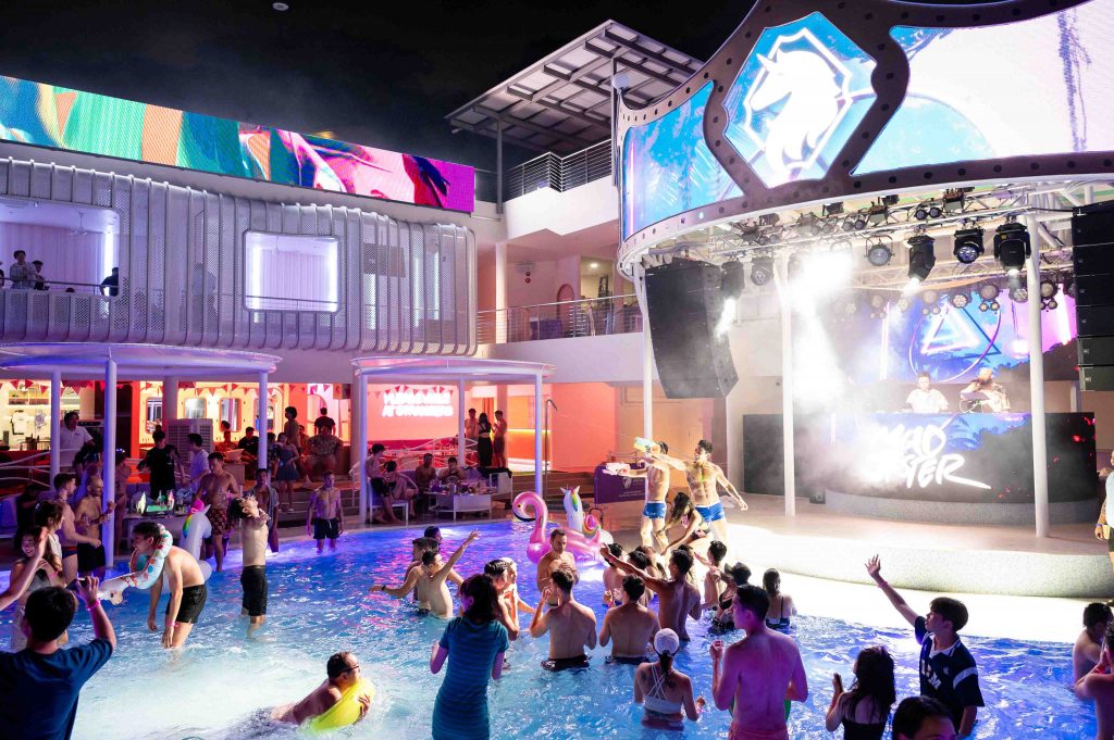 Singapore's vibrant nightlife just got a dazzling new addition: The Tipsy Unicorn Beach Club is finally here! - Alvinology