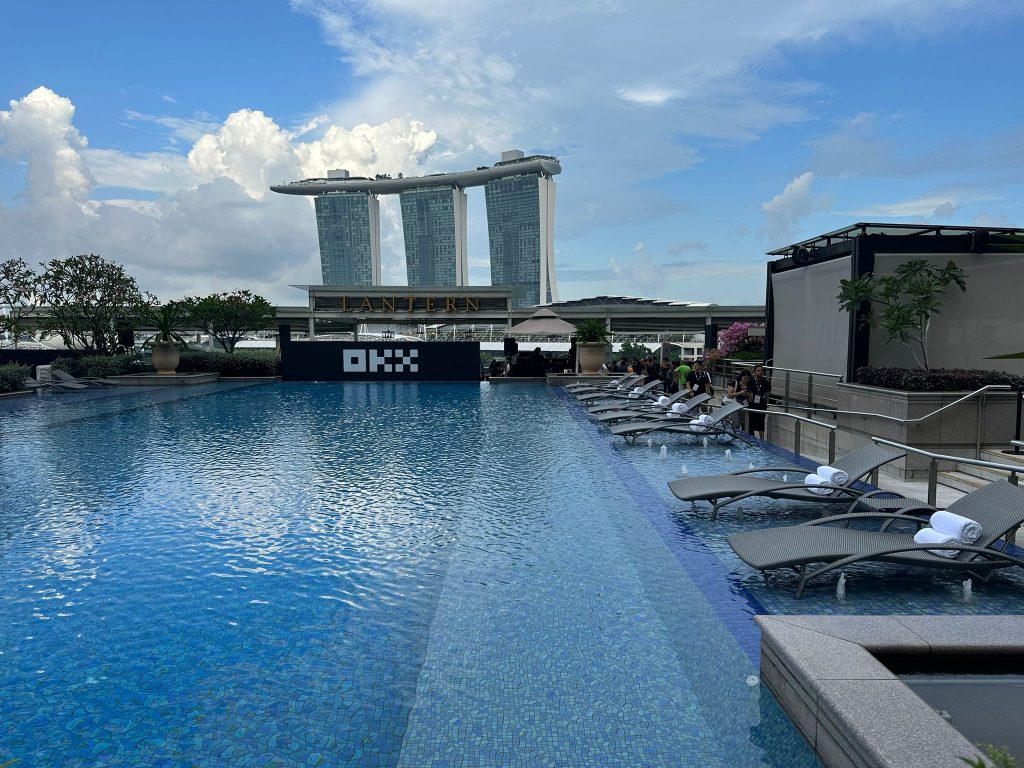 OKX Unveils McLaren MCL60 Race Car "Stealth Mode" for Singapore Grand Prix - Alvinology