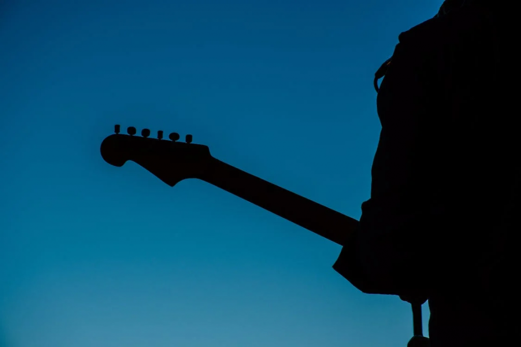 Is the Electric Guitar Hard to Learn? Here’s What to Know - Alvinology