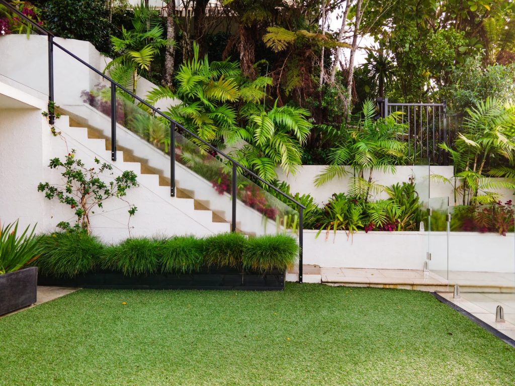 How Home Gardens Foster Family Bonding and Togetherness - Alvinology