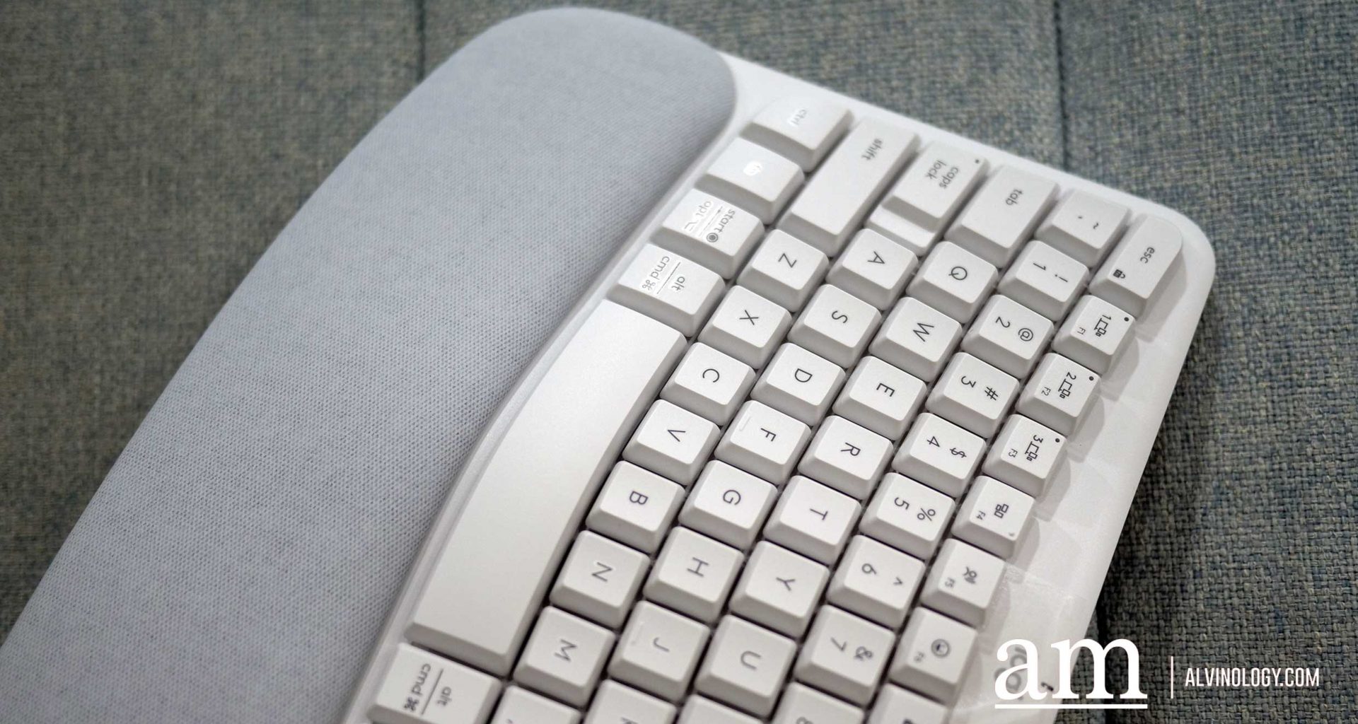 [Review] Logitech's New Ergonomic Wave Keys for Comfort and Better Wellbeing - Alvinology