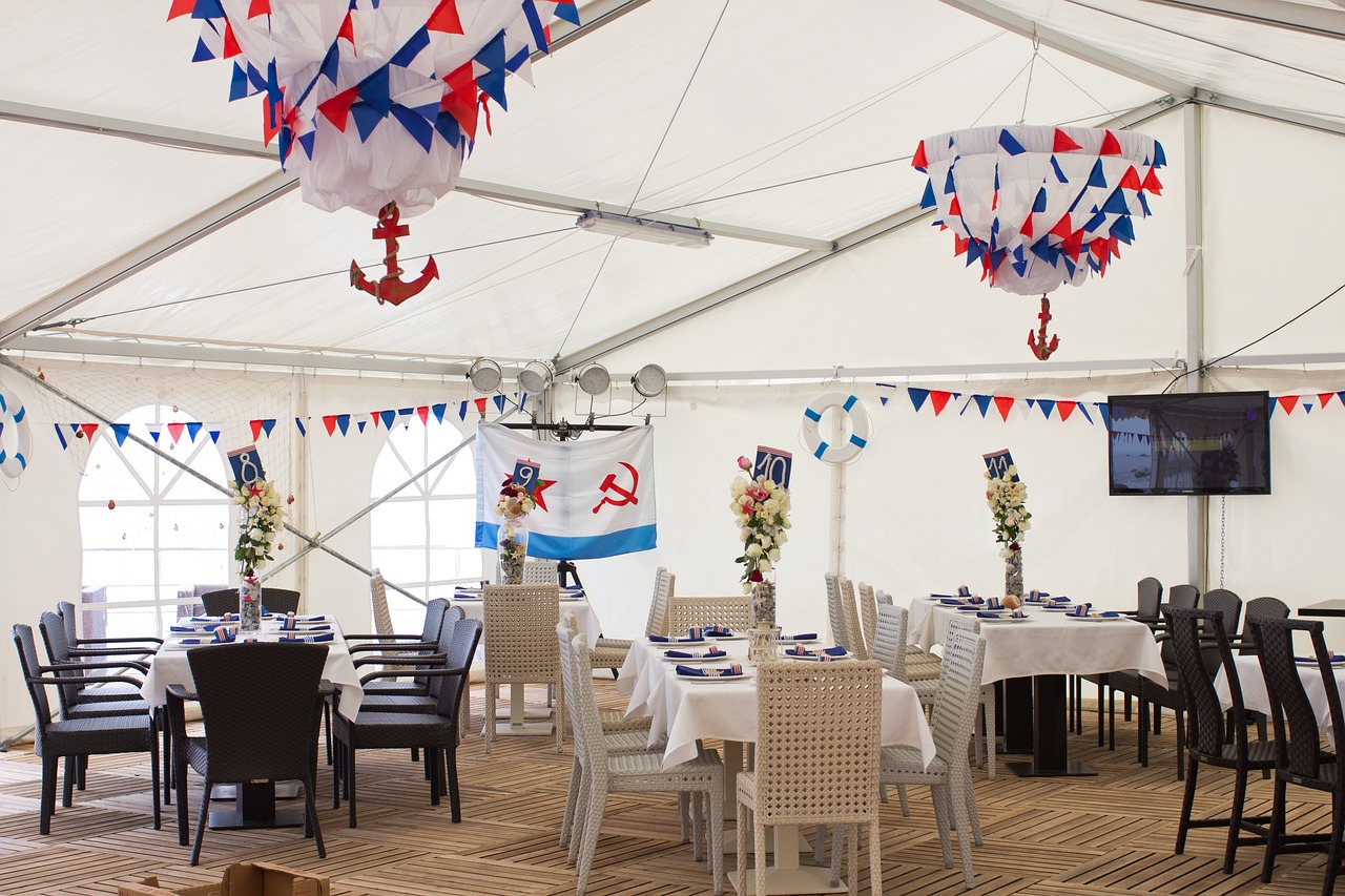 6 Things You Will Need if You're Planning an Outdoor Party - Alvinology