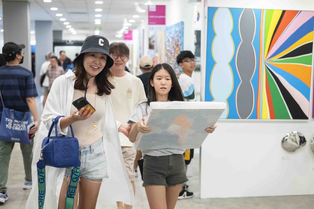 A Celebration of Art: Affordable Art Fair 2023 Highlights - Alvinology