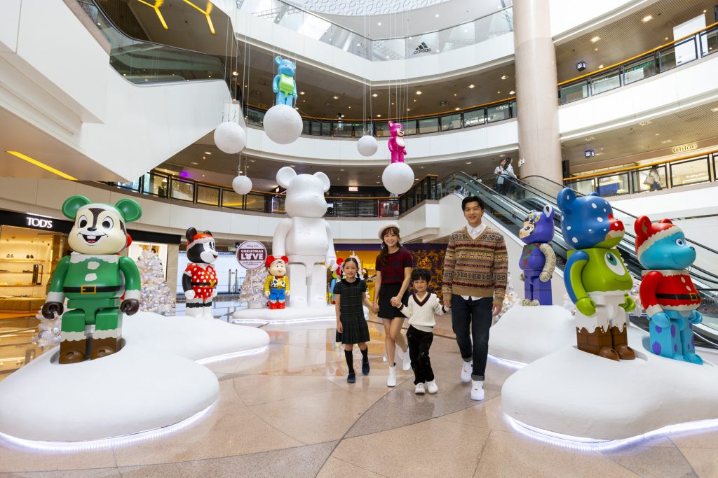 Discover the Magic at Disney100 CHRISTMAS LOVE 2000% BE@RBRICK UP @Harbour City - Alvinology