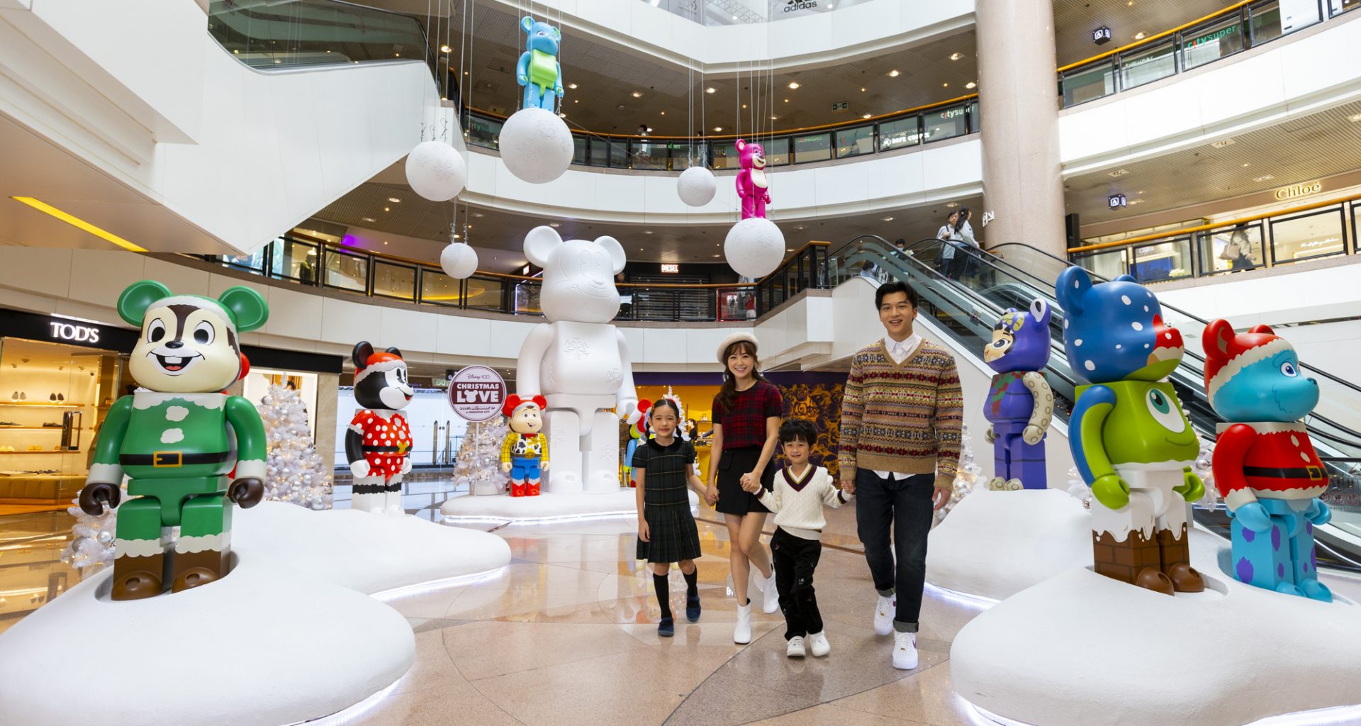 Discover the Magic at Disney100 CHRISTMAS LOVE 2000% BE@RBRICK UP @Harbour City - Alvinology