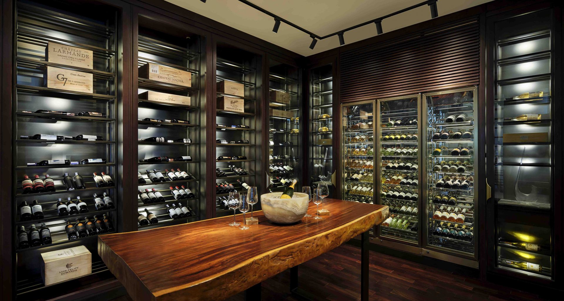 Sip and Savour: A Simple Wine Buying Checklist for Wine Enthusiasts - Alvinology