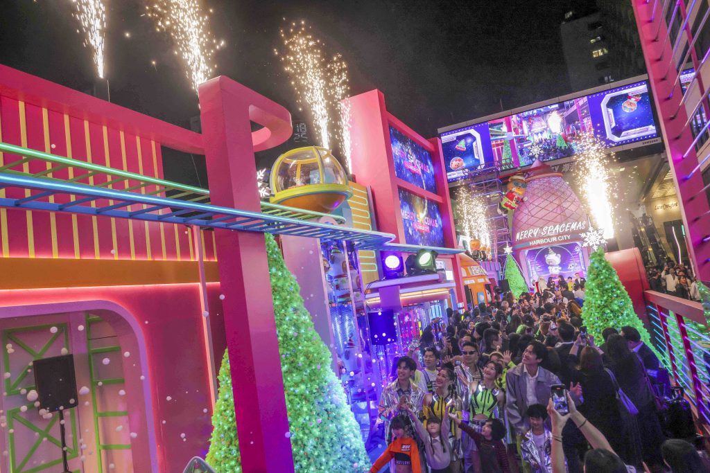 Go aboard on an Interstellar Christmas Adventure at Merry Spacemas @ Harbour City - Alvinology
