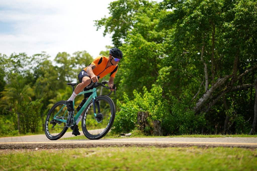 Embark on a Cycling Odyssey Across the Stunning Landscapes of Sri Lanka with Tour De Resplendent - Alvinology