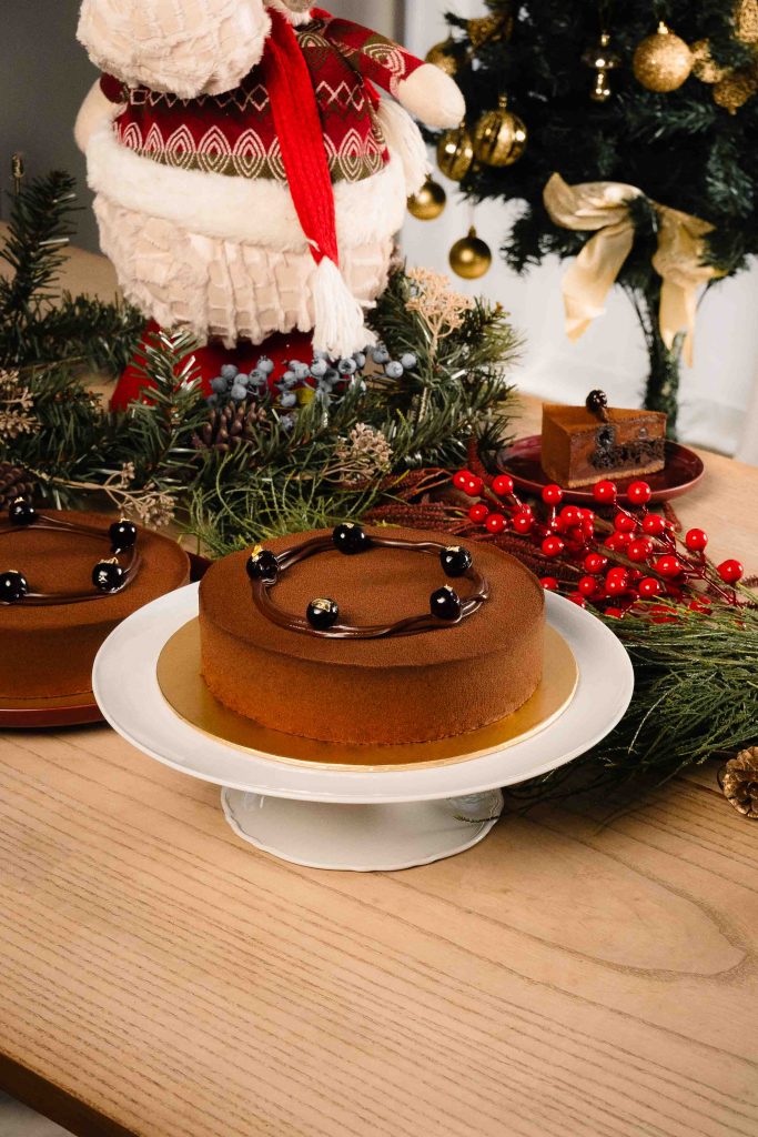 Indulge in Festive Delights: Fanntasy by Fann Wong Unveils Christmas Sensation - Valrhona Dark Cherries Decadence Cake - Alvinology