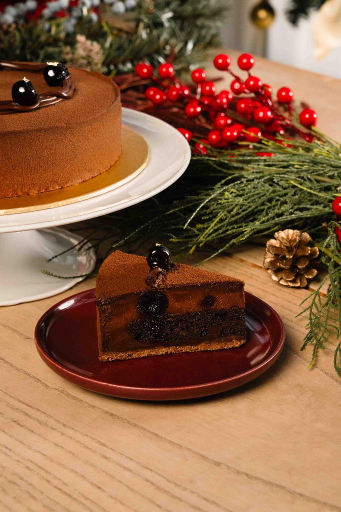 Indulge in Festive Delights: Fanntasy by Fann Wong Unveils Christmas Sensation - Valrhona Dark Cherries Decadence Cake - Alvinology