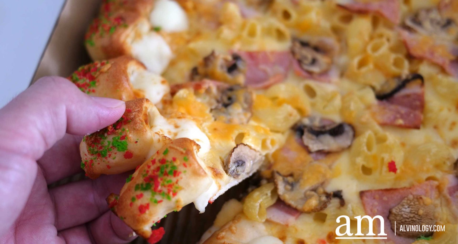 [PROMO CODE] Pizza Hut Singapore Presents Festive Mac 'n' Cheese Cheesy Bites Pizza at $17.90 - Alvinology