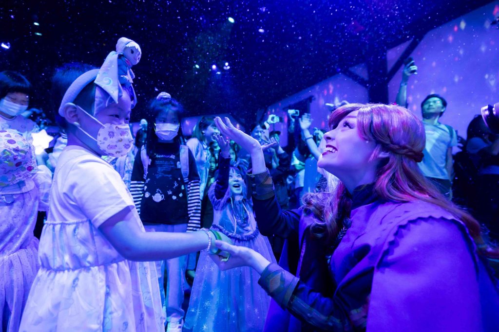Hong Kong Disneyland Resort and Make-A-Wish Unite for Unforgettable Summer Snow Day Wishes Celebration - Alvinology