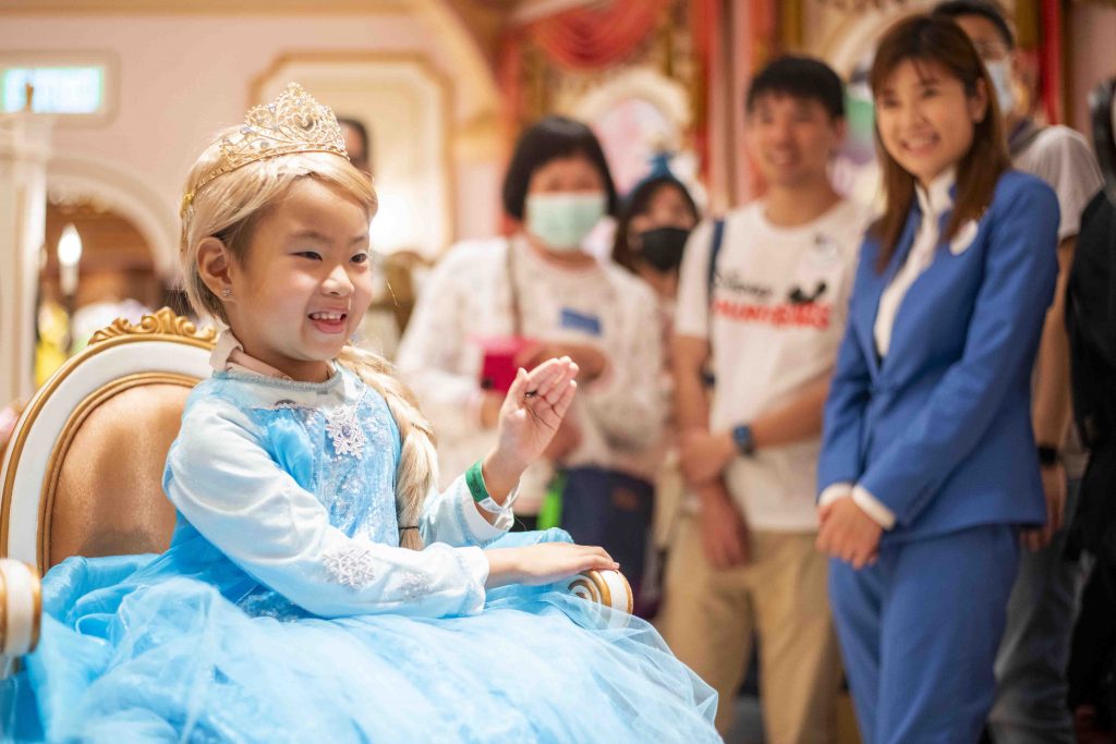 Hong Kong Disneyland Resort and Make-A-Wish Unite for Unforgettable Summer Snow Day Wishes Celebration - Alvinology