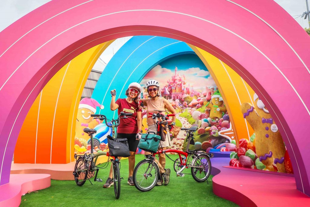 The Journey Onwards: Christmas Candyland Takes Over Singapore Sports Hub - Alvinology