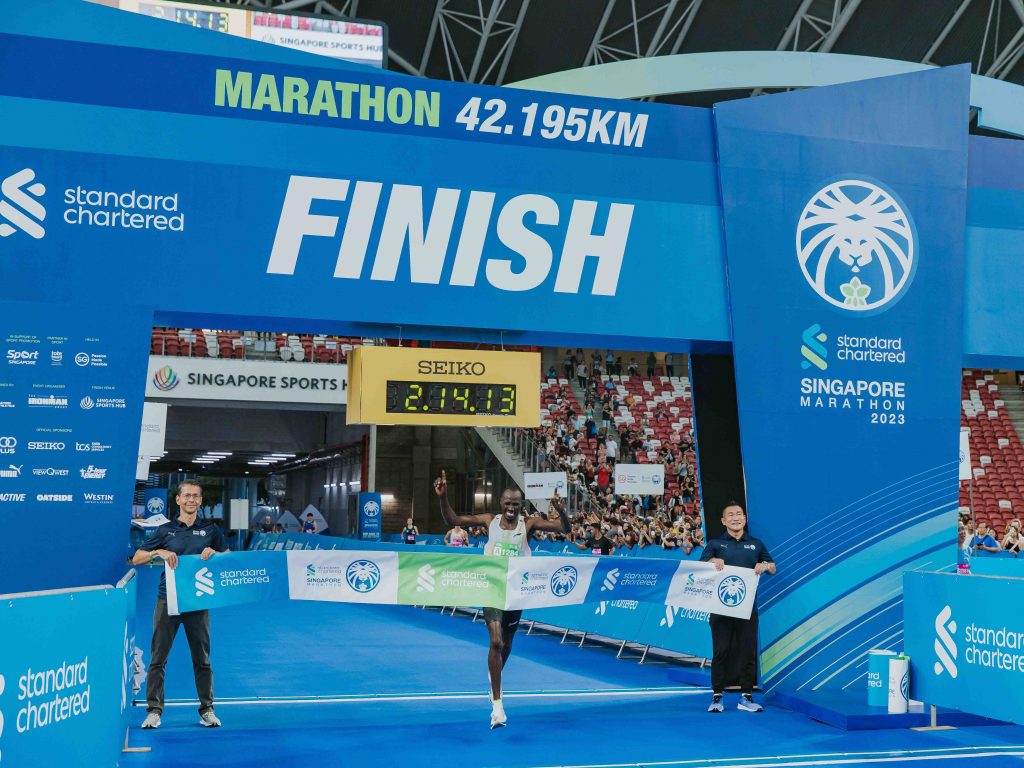 Record-Breaking Run: Standard Chartered Singapore Marathon 2023 Attracts Over 44,000 Runners - Alvinology