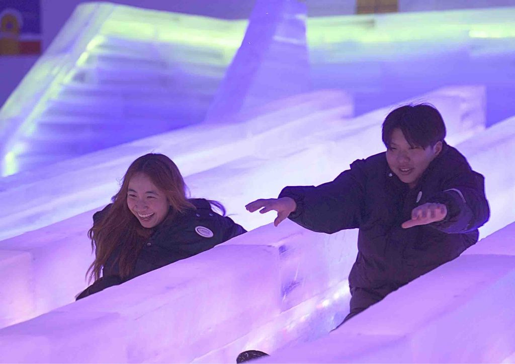 Ice Magic: Asia's Largest Winter Wonderland is Now Open in Singapore - Alvinology