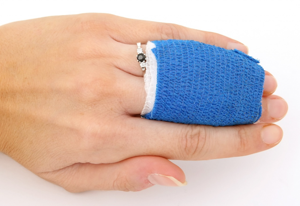 Caring for Wounds: 7 Useful Pieces of Advice for Moms - Alvinology