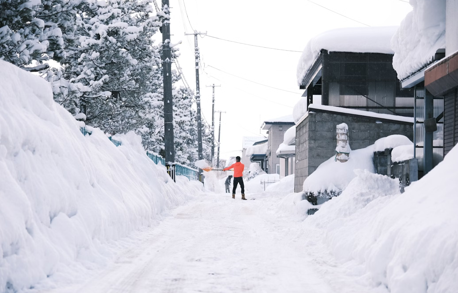 Snow Shoveling Tips That’ll Ensure You Stay Injury-Free as You Clear Driveways - Alvinology