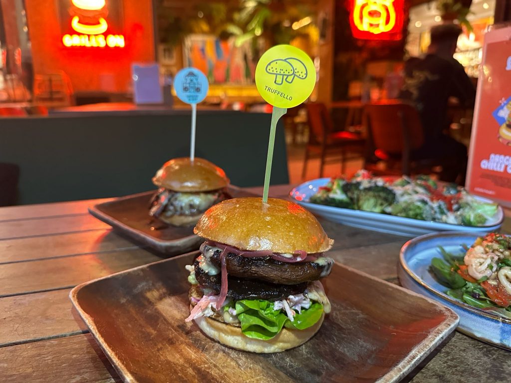 [Review] Three Buns Quayside: Stand-Alone Location with Focus on Gourmet Burgers and Crafted Cocktails - Alvinology
