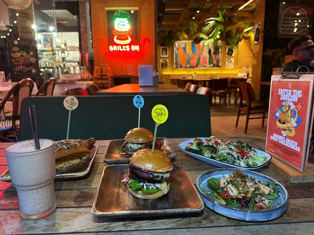 [Review] Three Buns Quayside: Stand-Alone Location with Focus on Gourmet Burgers and Crafted Cocktails - Alvinology
