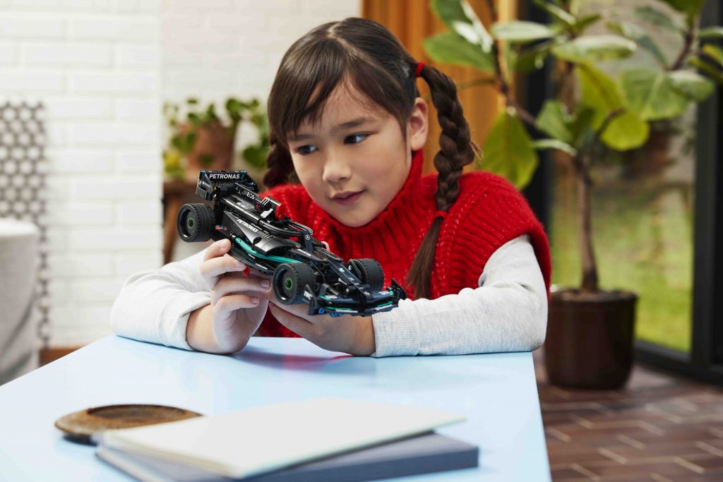 Experience the Thrill of Racing with LEGO Group’s New Exciting Racing Vehicles Collaboration - Alvinology