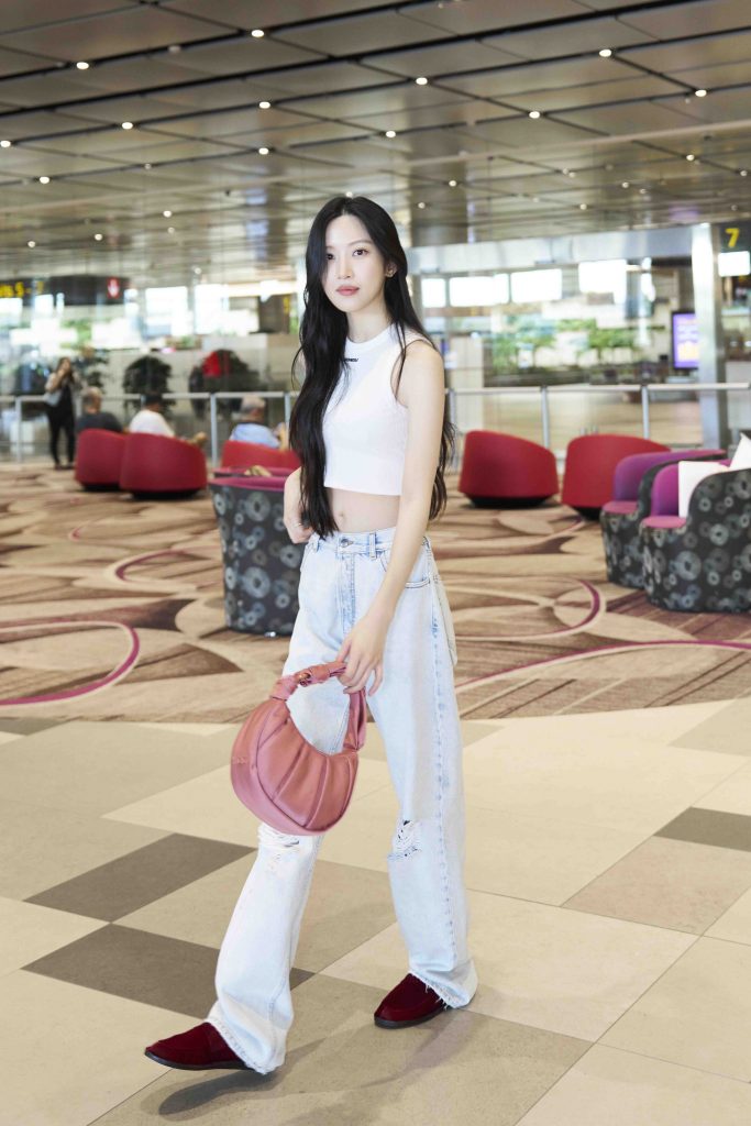 Korean Star Mun Ka Young Lands in Singapore for TUMI's 'Discovering Asra' Event - Alvinology