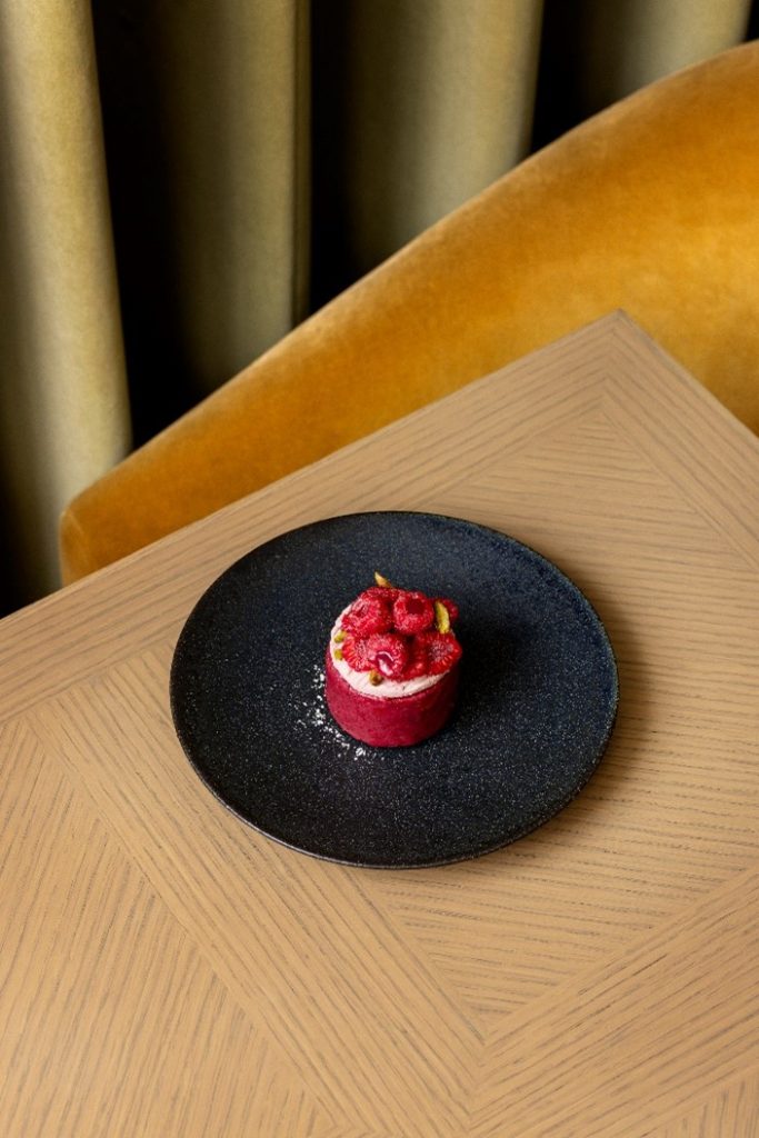Cathay Pacific Elevates In-Flight Dining with Michelin-Starred French Cuisine - Alvinology