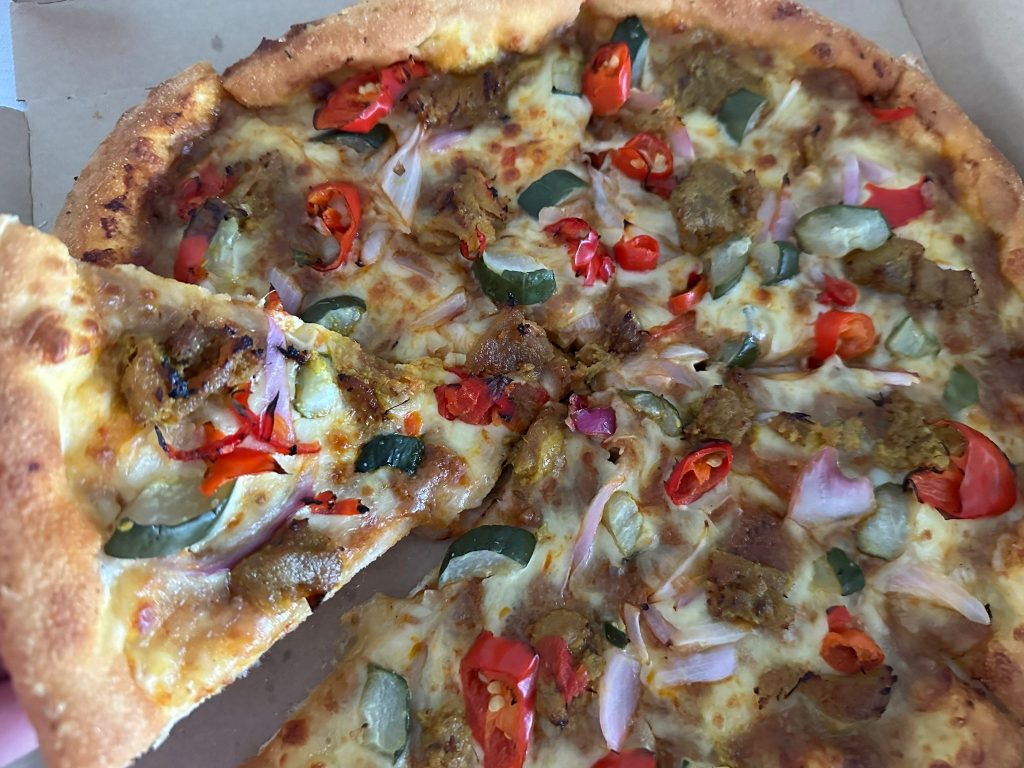 [Review] Satay Pizza Anyone? We Tried Domino's New Sate Pizza - Alvinology