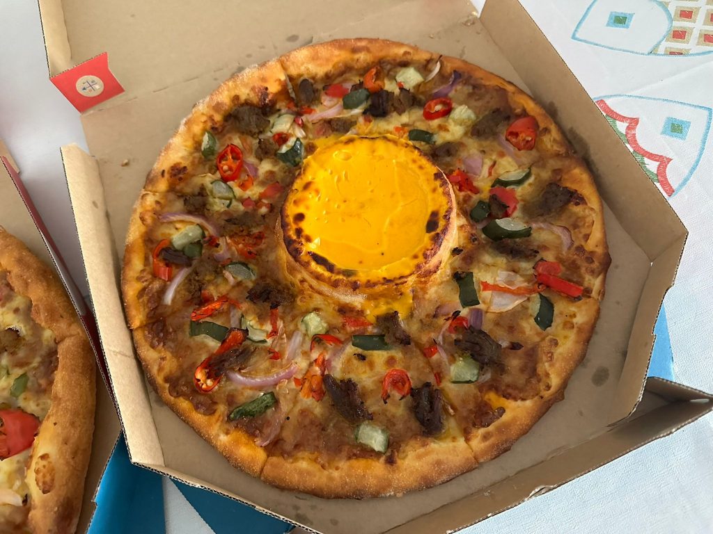 [Review] Satay Pizza Anyone? We Tried Domino's New Sate Pizza - Alvinology