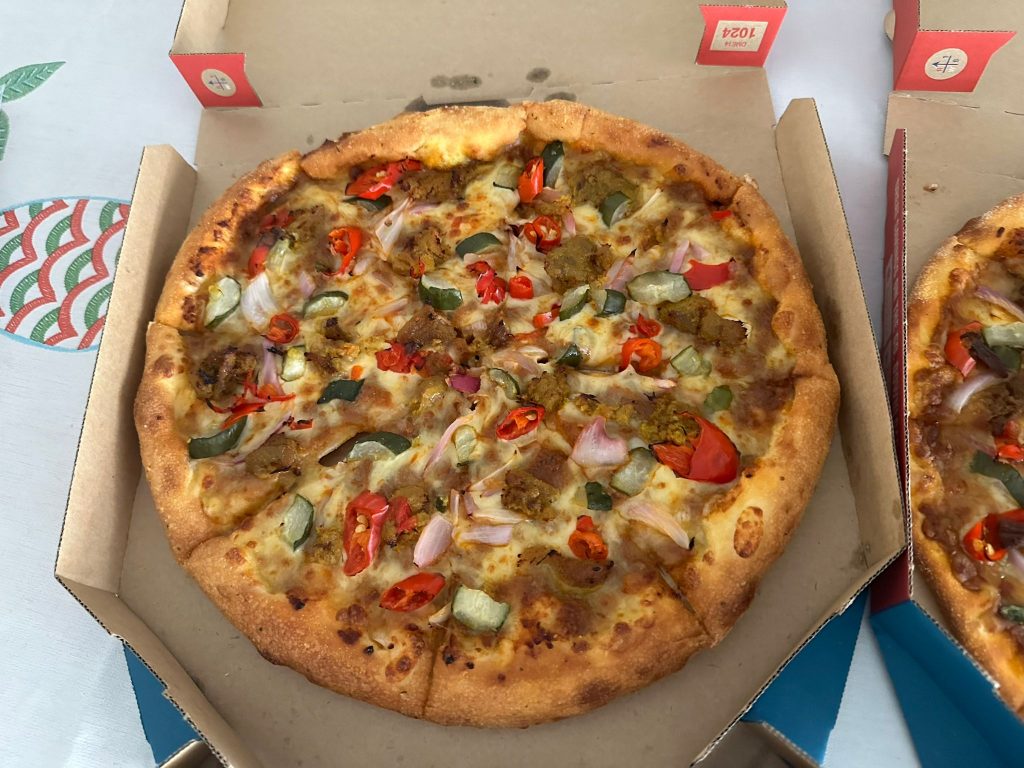 [Review] Satay Pizza Anyone? We Tried Domino's New Sate Pizza - Alvinology