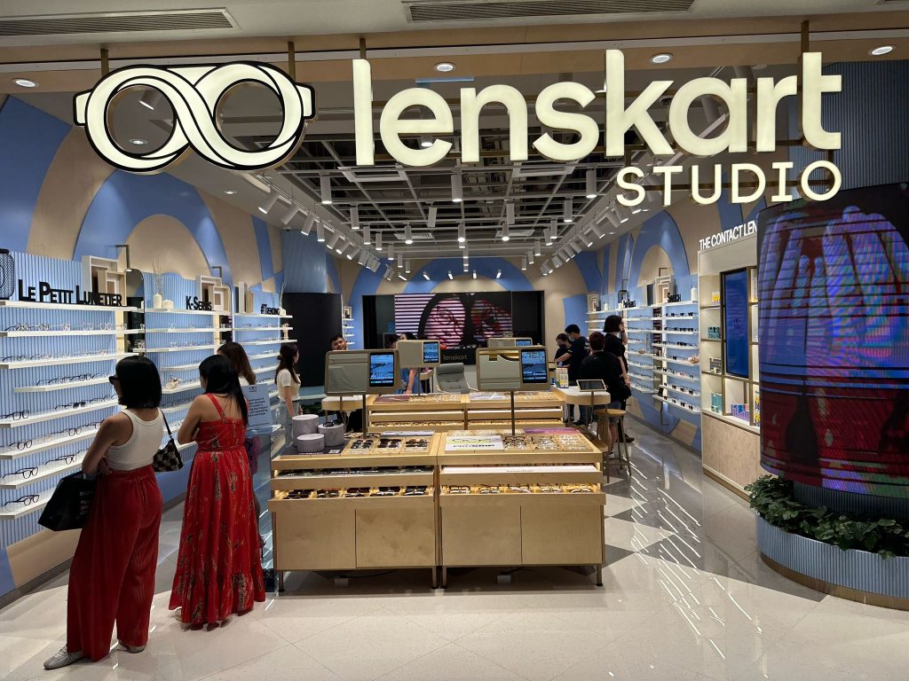 Lenskart Opens First Lenskart Studio in Singapore at Tampines 1, Debuts Switch Collection - Alvinology