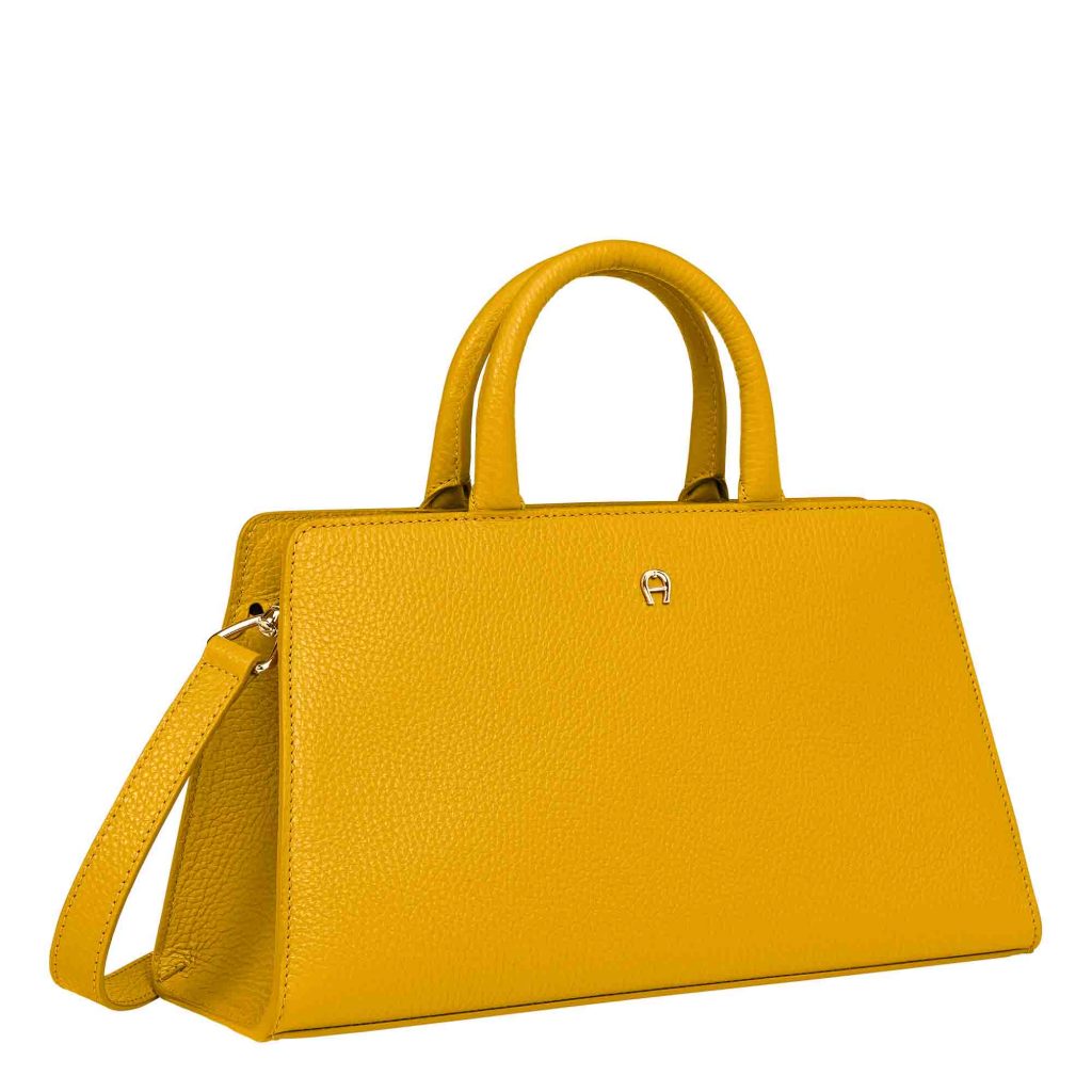 AIGNER Spring/Summer 2024 Collection: A Fusion of Craftsmanship and Italian Elegance - Alvinology