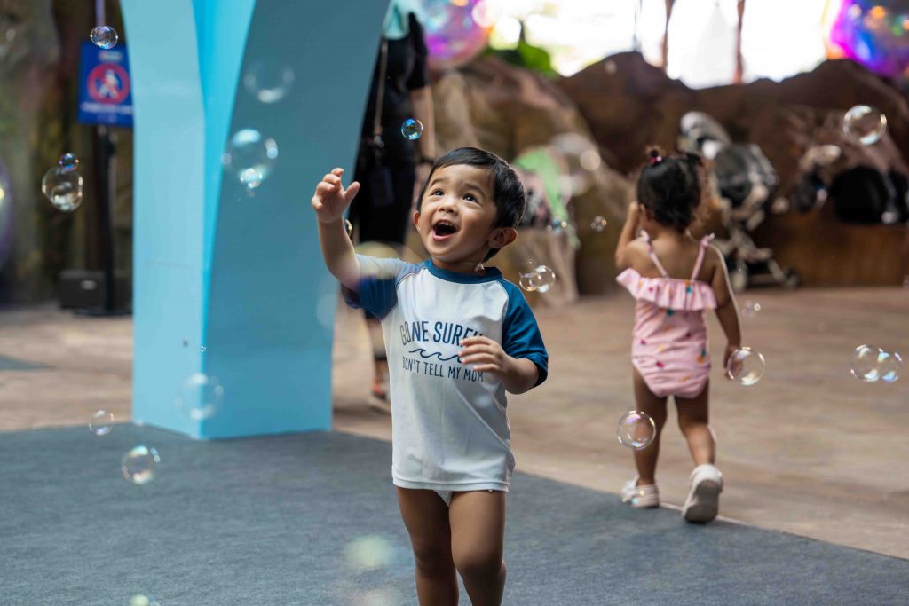 Bubble Mania Hits Adventure Cove Waterpark: A Whimsical Summer Fiesta - Alvinology
