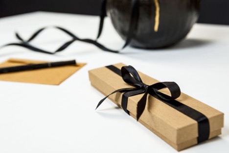 Personalised Corporate Gifts in Singapore: Thoughtful Gestures for Appreciation - Alvinology