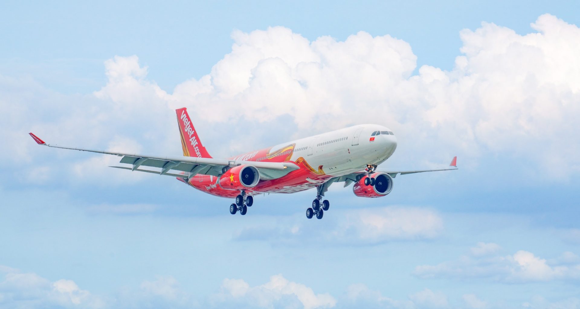 [PROMO CODE INSIDE] Vietjet Slashes Business and SkyBoss Ticket Prices by 50% - Alvinology