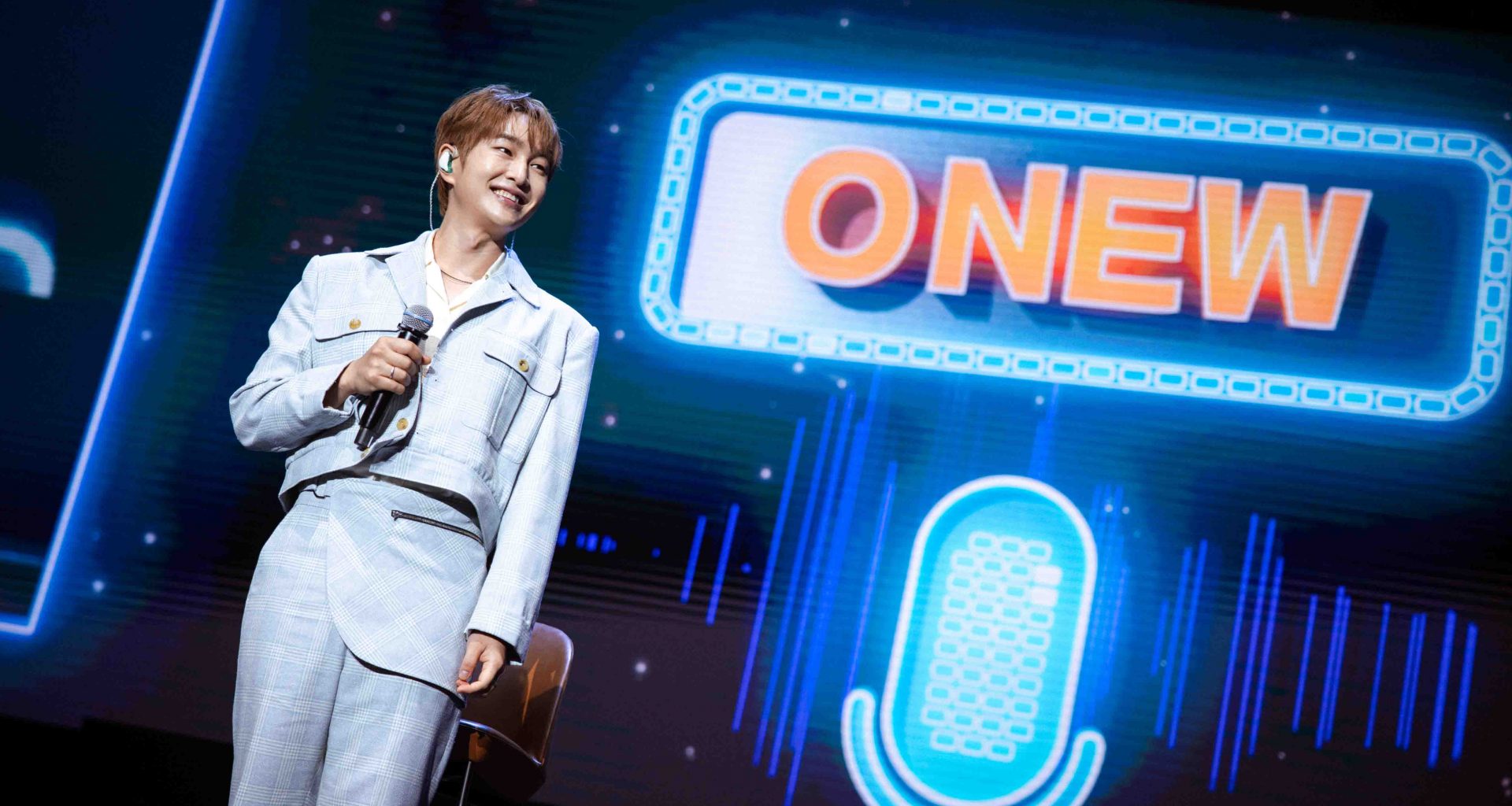 Fans Unite for a Memorable Evening with Onew at the ‘GUESS! Onew FanMeeting 2024’ in Singapore - Alvinology
