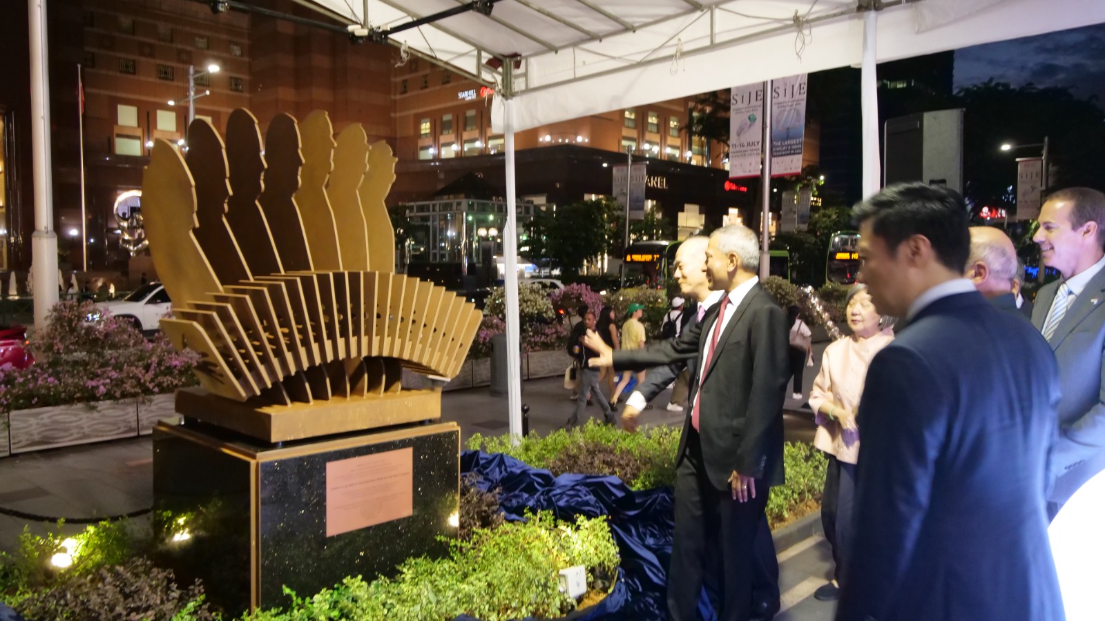 Paragon Unveils Bellows, Sculpture by Argentine Architect and Sculptor Daniel Brandimarte - Alvinology