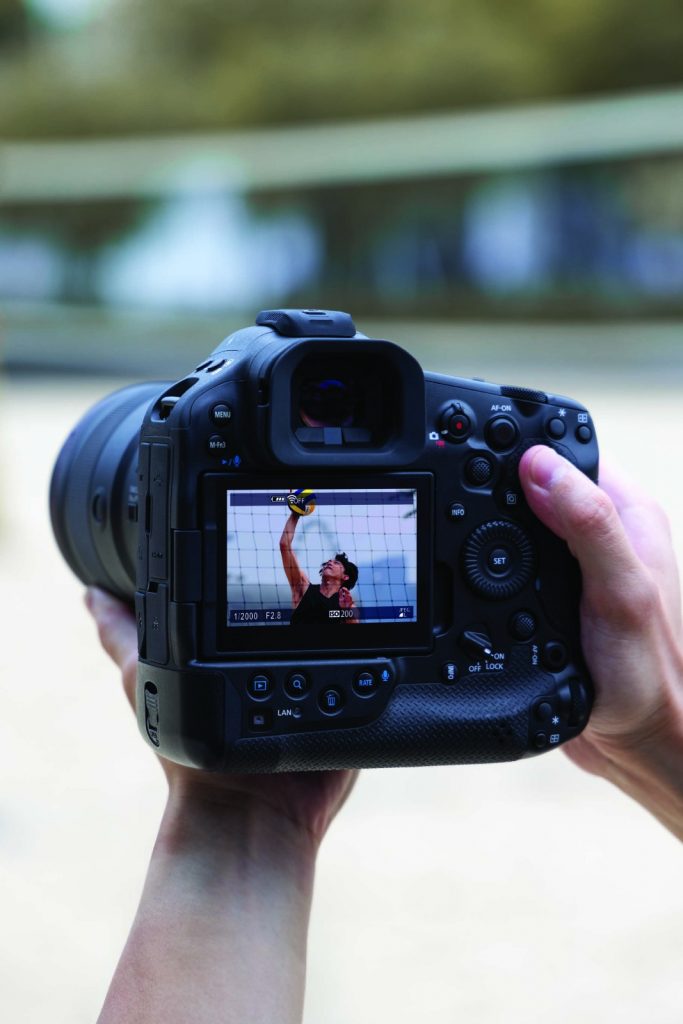 Canon Launches New Flagship EOS R1 and EOS R5 Mark II Full-Frame Mirrorless Cameras - Alvinology