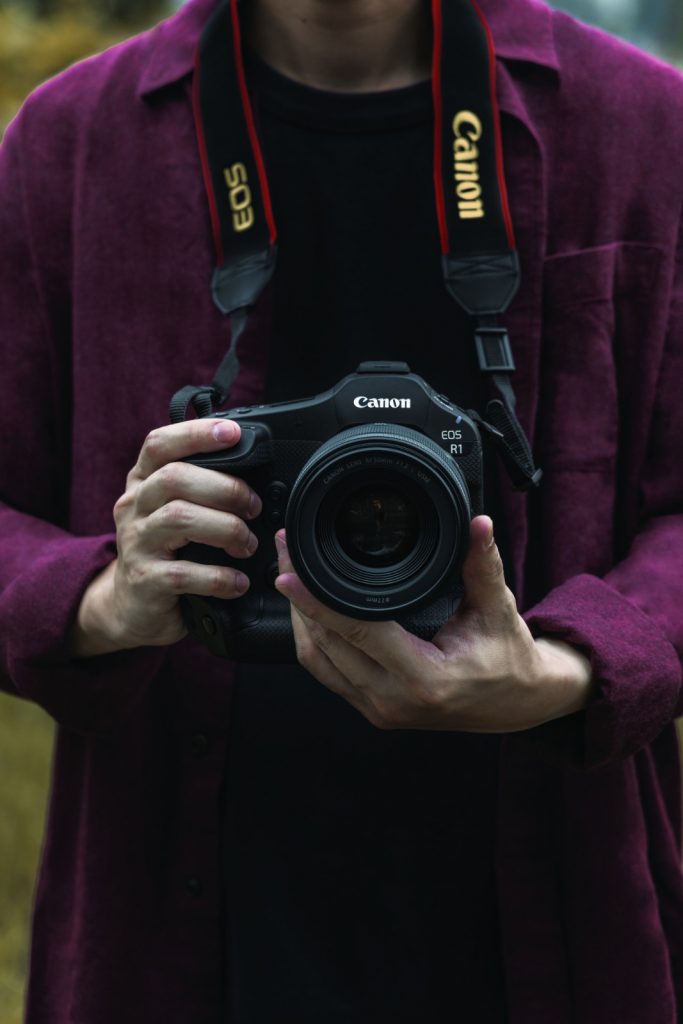 Canon Launches New Flagship EOS R1 and EOS R5 Mark II Full-Frame Mirrorless Cameras - Alvinology