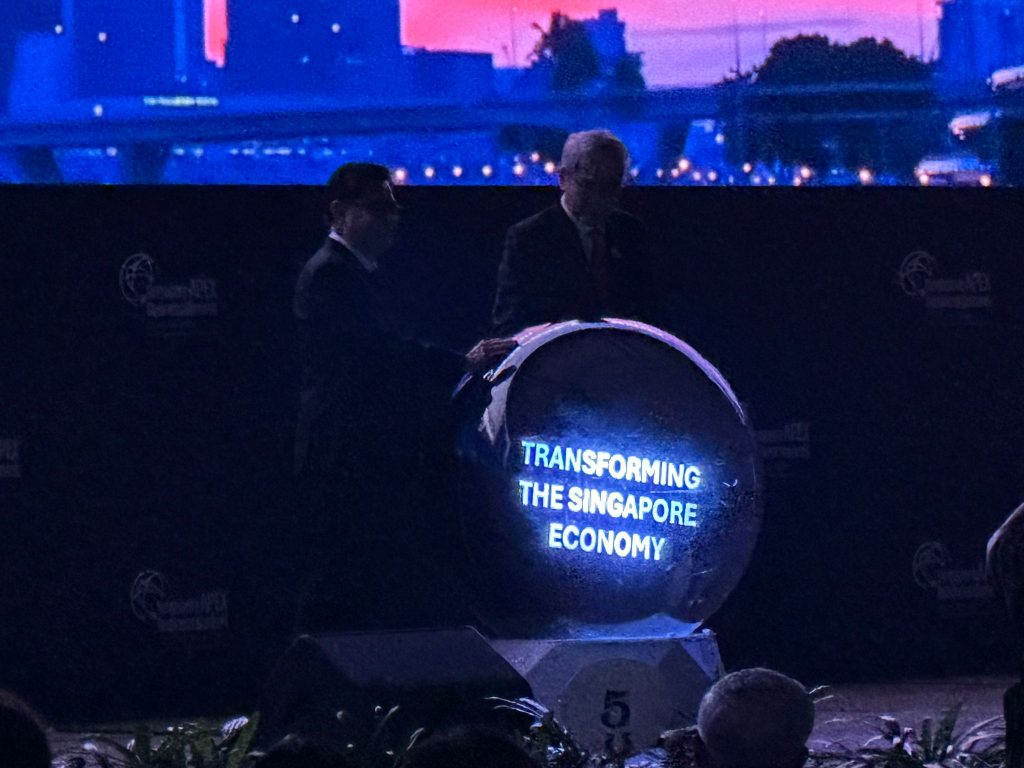 Singapore Apex Business Summit Opens with the Launch of the "Transforming the Singapore Economy Report" - Alvinology