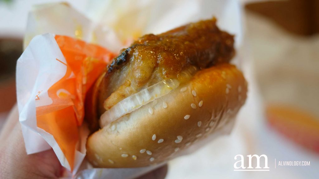 [Promotion] Deliveroo Celebrates Return of Burger King's Rendang Classics with Beaded Phone Straps This National Day - Alvinology