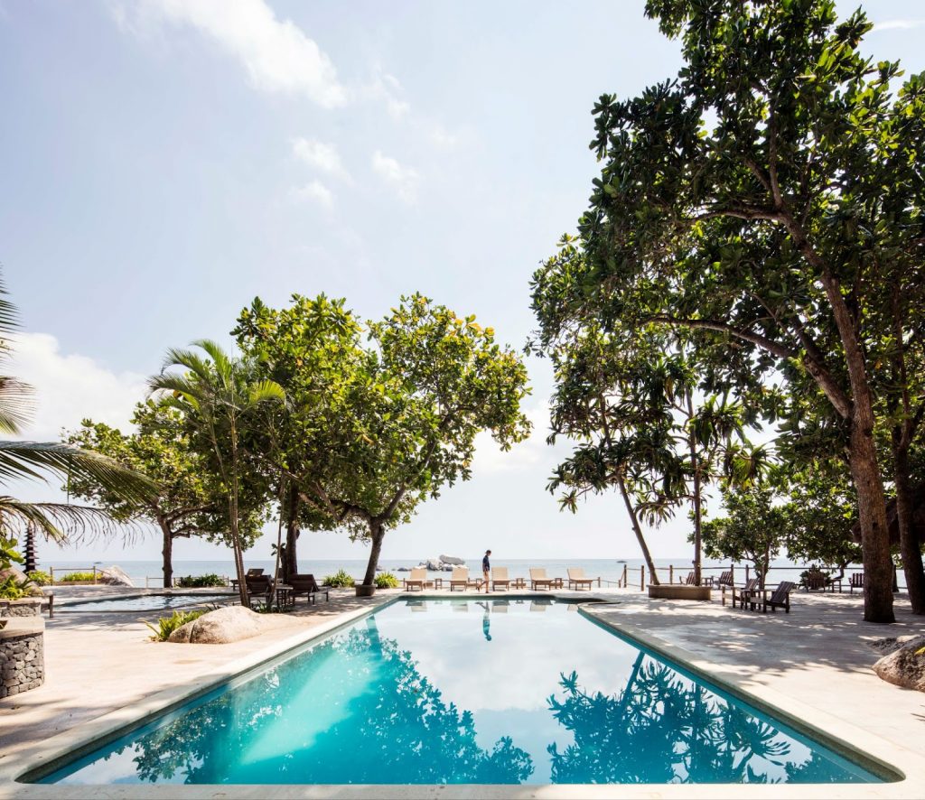 Discover the Perfect Weekend Getaways at Cempedak and Nikoi Private Islands; Extended Ferry Services - Alvinology